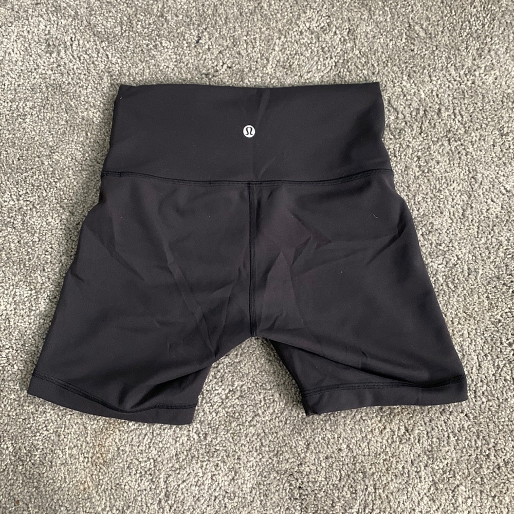 LULULEMON BIKER SHORTS